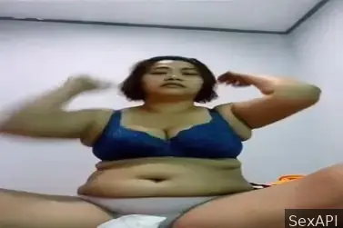 Cam Cewek Hot Bilang Mau Tidur Baju Biru Ngangkang