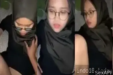 Cewek tetangga nakal buka lebar-lebar buat digas terus