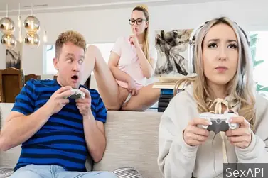 Godain Pacar Teman Pas Dia Datang Ke Rumah, Langsung Ngentot Liar