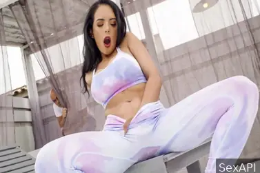 Pergoki Adik Nakal Colmek di Kolam Renang Langsung Ngentot