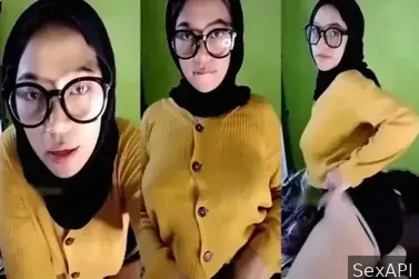 Ukhti Jilbab Nunjukin Toket Gede Karena Disawer Banyak